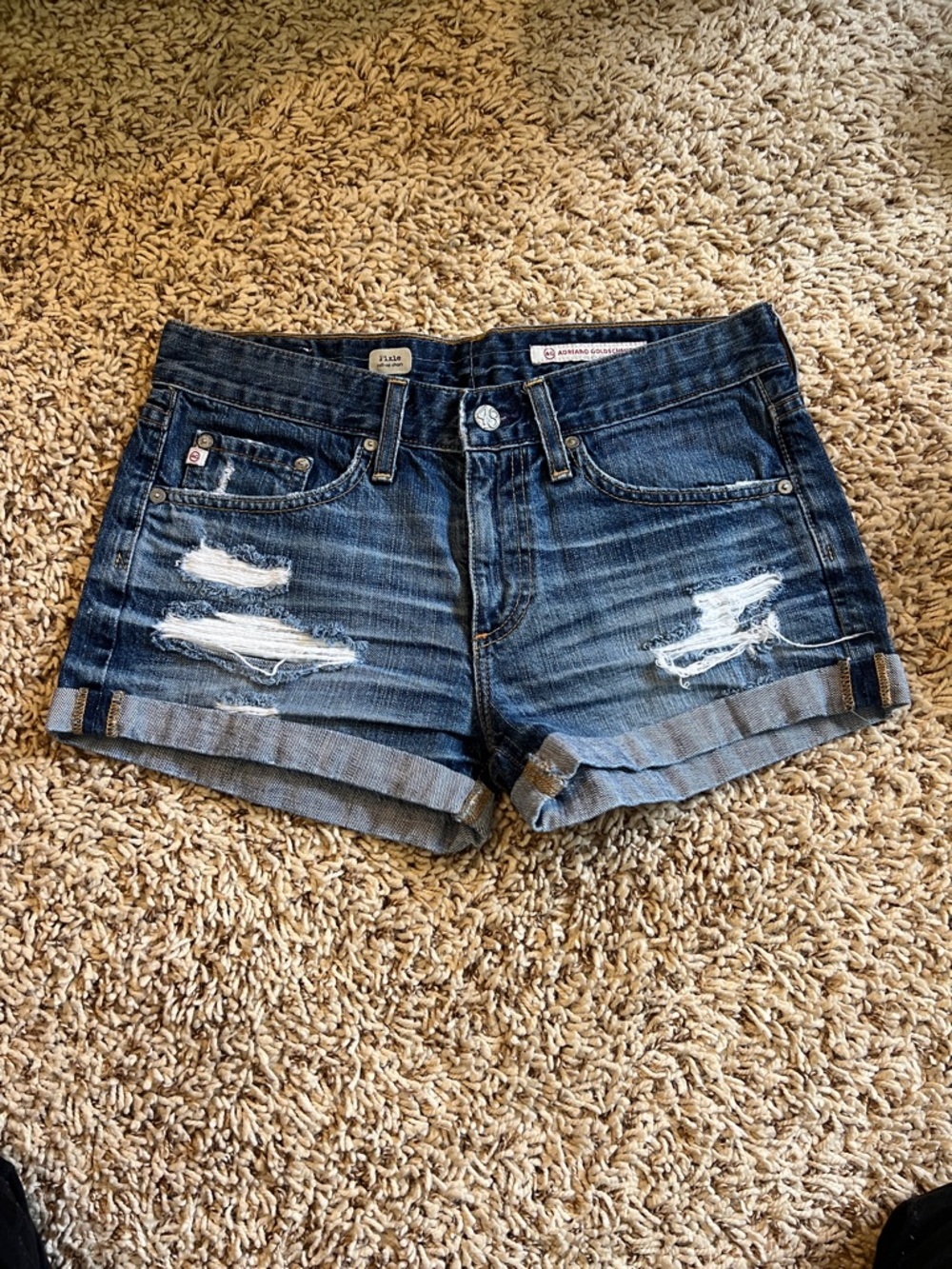 AG pixie short